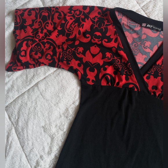 HKR COLLECTION TOP. SIZE M. - Picture 2 of 11